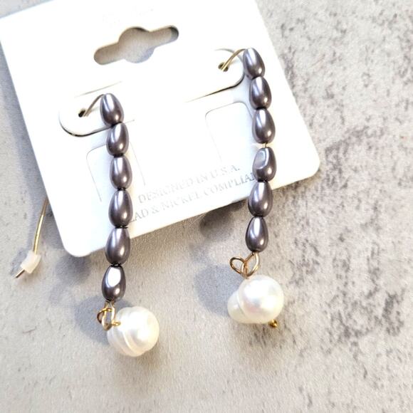Gray and White Freshwater Pearl Threader Earrings - Picture 1 of 2